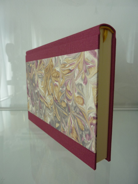 Artikelbild 1 des Artikels Notizbuch, das blütenmarmorierte